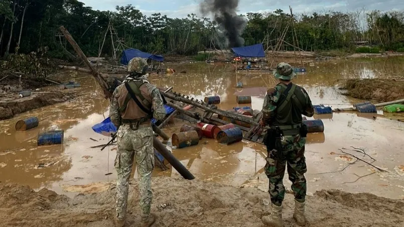 La intervención estuvo a cargo de la 2.ª Brigada de Protección de la Amazonía, en coordinación con la Policía Nacional del Perú y la Fiscalía Especializada en Materia Ambiental (FEMA).