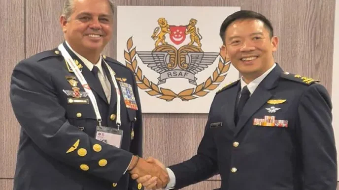 Presencia de alto nivel de la Fuerza Aérea del Perú en Singapur.