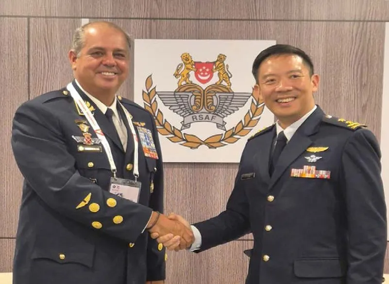 Presencia de alto nivel de la Fuerza Aérea del Perú en Singapur.