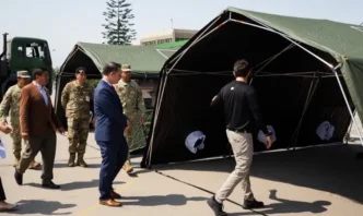 En total, son 20 carpas DLX ASAP-18 tipo refugio de despliegue rápido, junto con sus respectivos equipos de reparación.
