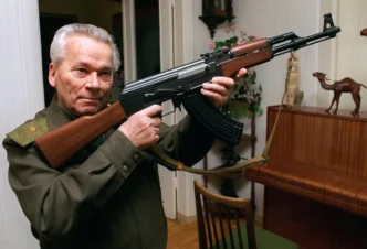 Posiblemente su inventor, Mijail Kaláshnikov, nunca imaginó que su fusil de asalto llegaría a ser el favorito entre los coleccionistas estadounidenses.