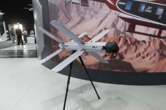 Sistema de UAV de reconocimiento y ataque Lancet-E, con importantes mejoras, que incluye el UAV de reconocimiento Z-16E y las municiones merodeadoras Item 51E y Item 52E con una cola doble en forma de X de ZALA Aero.
