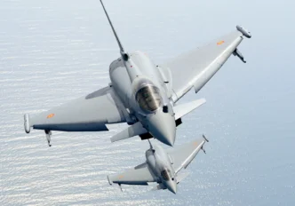 • Los Eurofighter españoles portan esta arma, capaz de alcanzar velocidades superiores a Mach 4 y de recorrer 100 km en aproximadamente un minuto y medio.