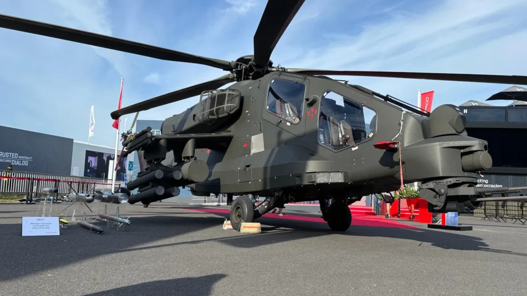 En ILA Berlín, Leonardo, con el pleno apoyo de la Dirección Nacional de Armamento y del Ejército Italiano, anunció una estrategia internacional de promoción del AW249, destacando los beneficios de disuasión moderna e interoperabilidad del programa.