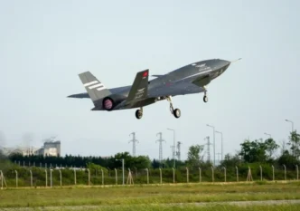 El avión de combate no tripulado Bayraktar KIZILELMA.