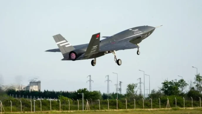 El avión de combate no tripulado Bayraktar KIZILELMA.